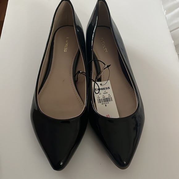 BNWT Classic Black Patent Look PU Flats - Picture 2 of 7